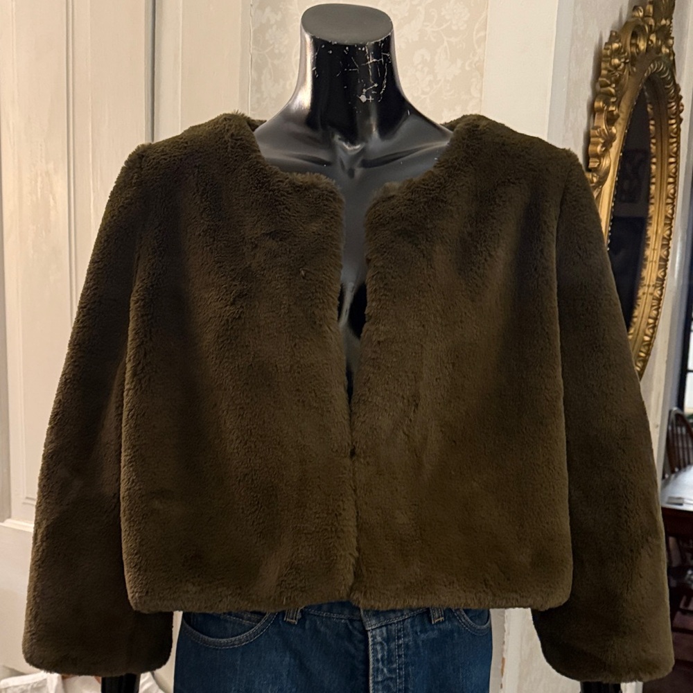 H by HEURUEH Olive Cruelty Free Faux Fur Pockets Cropped Jacket Coat M/L